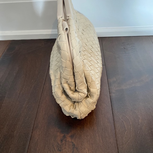 Gorgeous cream coloured crossbody/clutch - Picture 4 of 4